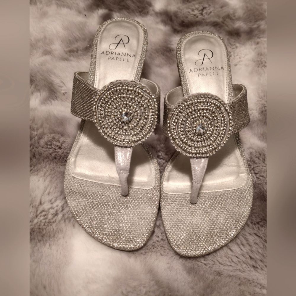 Adrianna Papell Glittering Silver Sandals Size 8M Sparkling Excellent